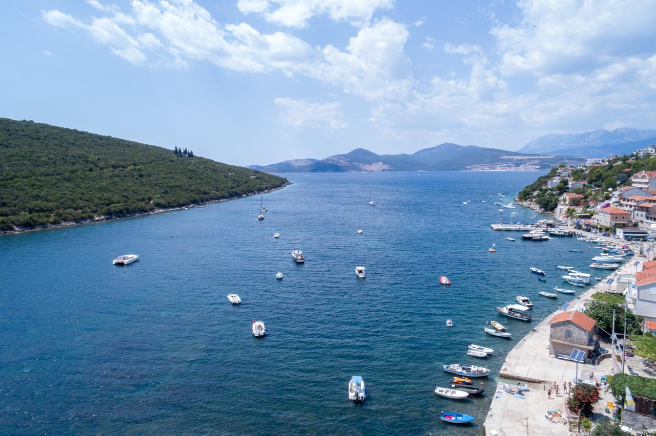 Villa San Apartments Tivat Ngoại thất bức ảnh