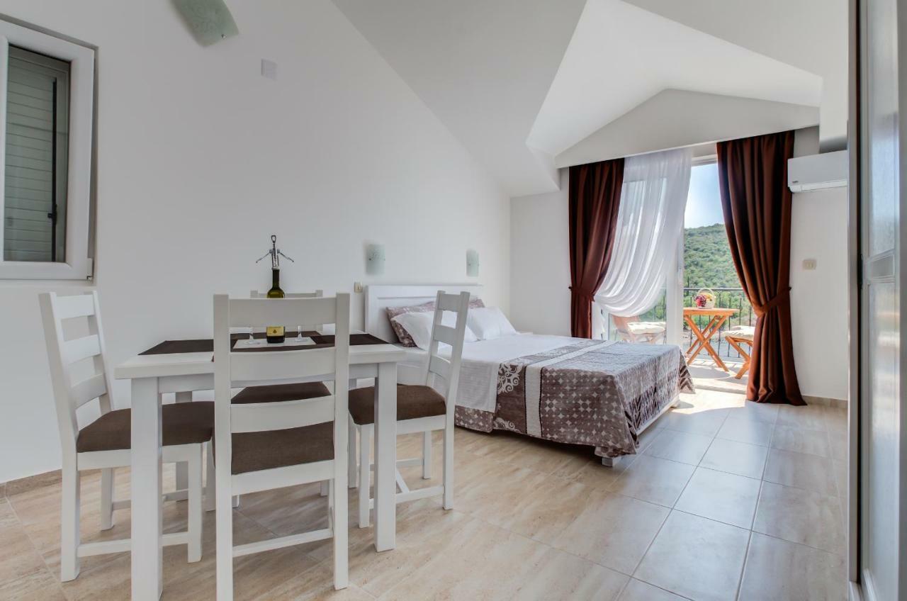 Villa San Apartments Tivat Ngoại thất bức ảnh
