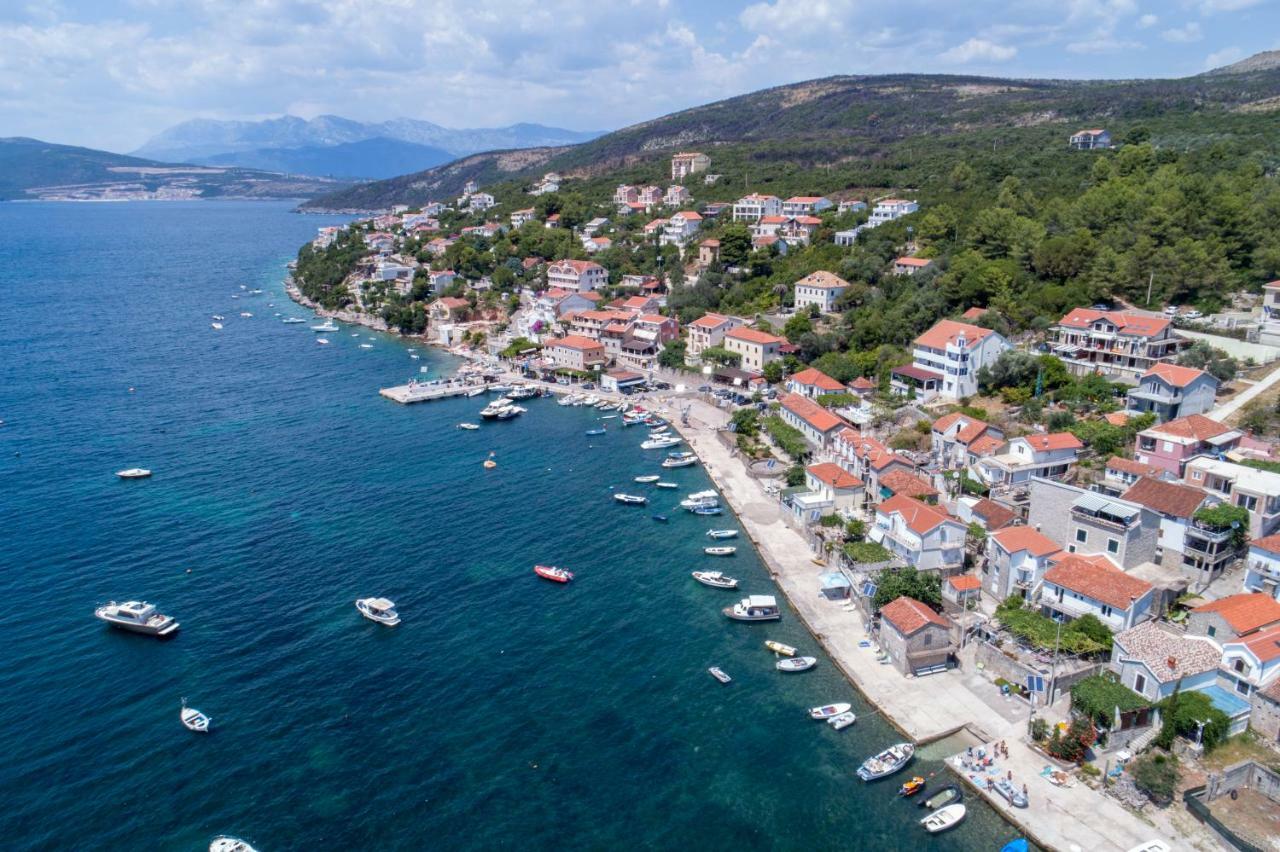 Villa San Apartments Tivat Ngoại thất bức ảnh